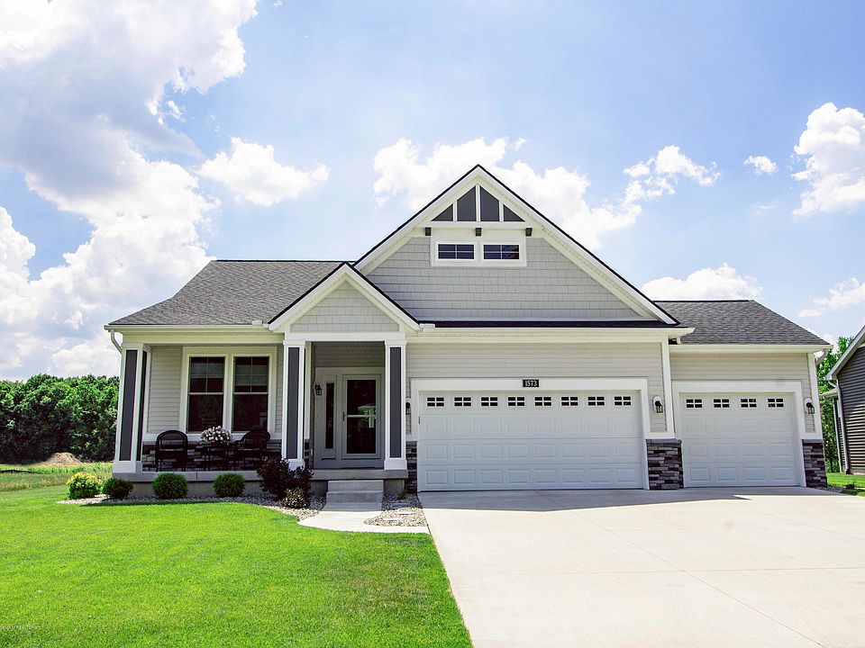 1st image of 1573 Yosemite Dr