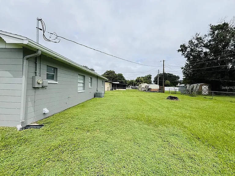 1509 Phyllis St — Photo 19