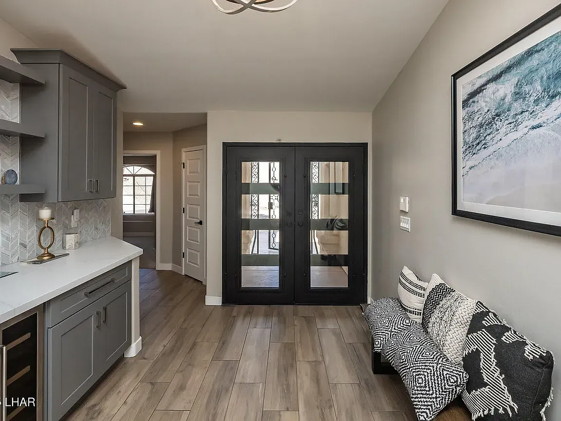 4 bed, 2321 sqft, $3,800 — Photo 3