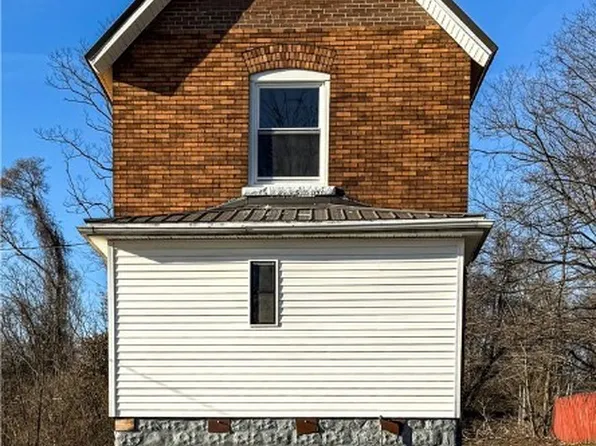 112 Robinson Rd, Campbell, OH 44405