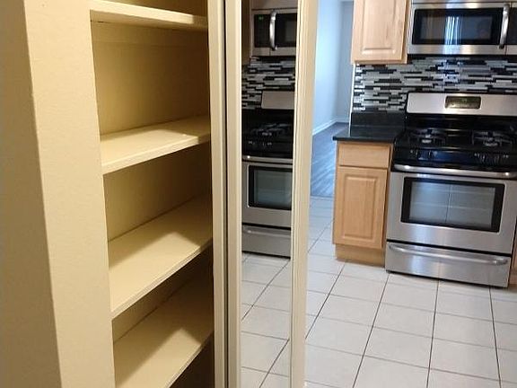 3rd image of 8608 Skokie Blvd APT G2