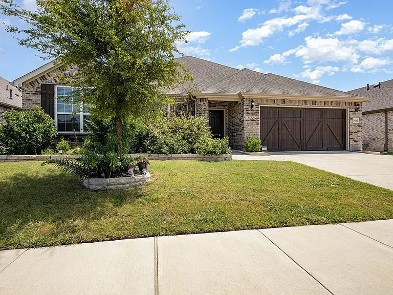 2408 Tawakoni Dr — Photo 1