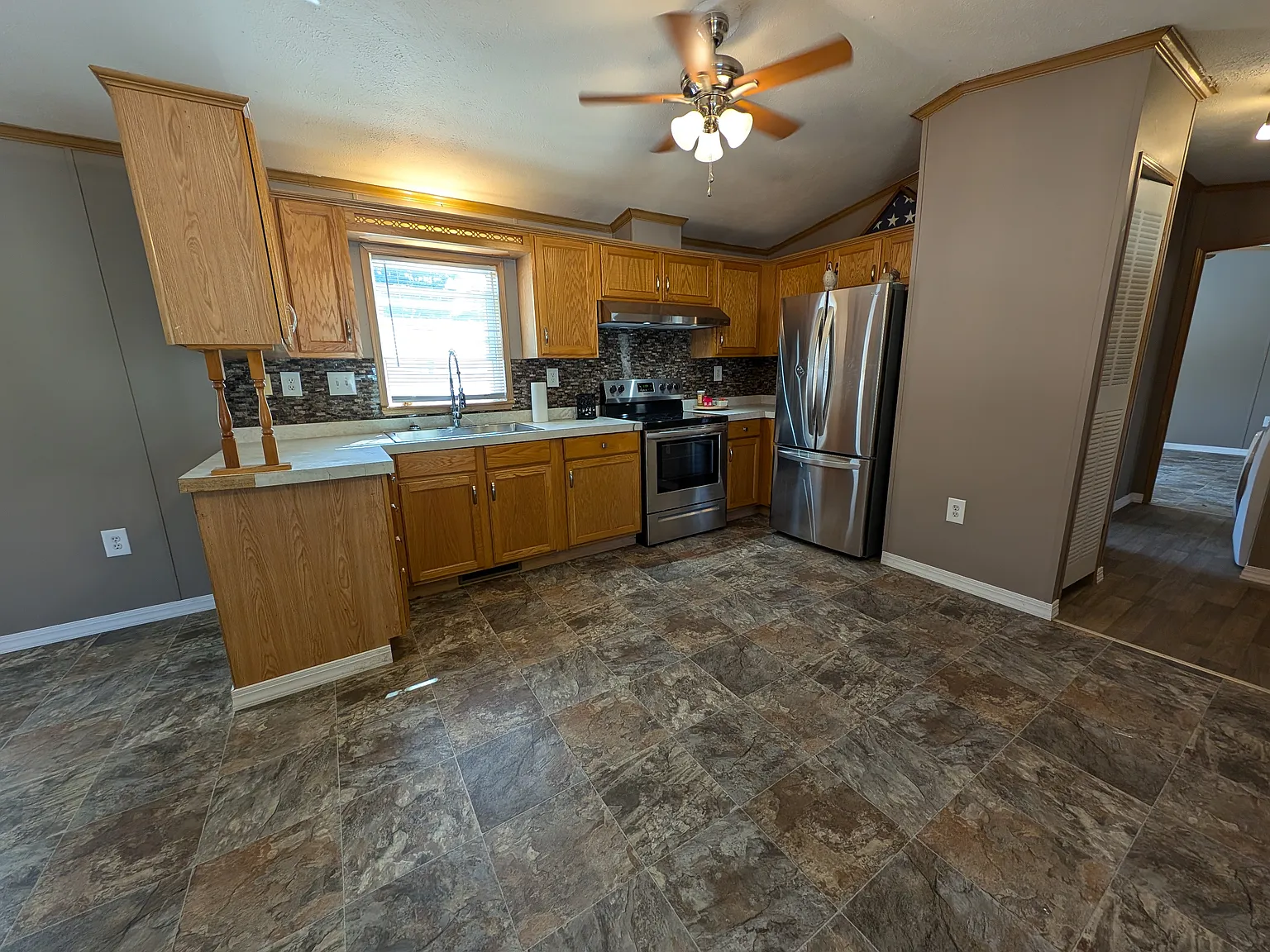2 bed, 1000 sqft, $1,500 — Photo 2