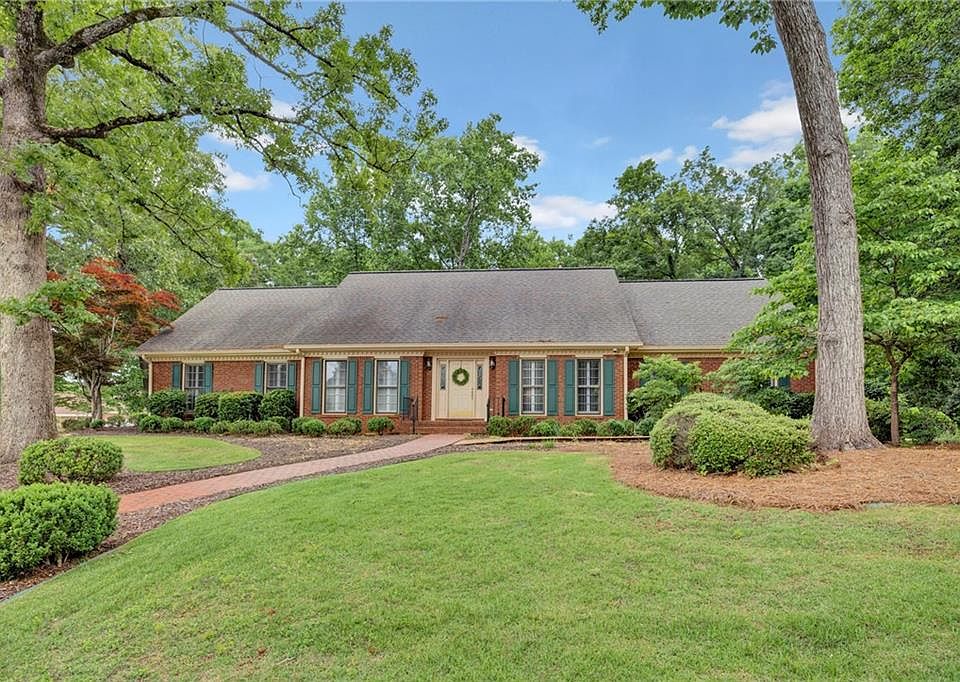 1st image of 1140 Azalea Cir SE