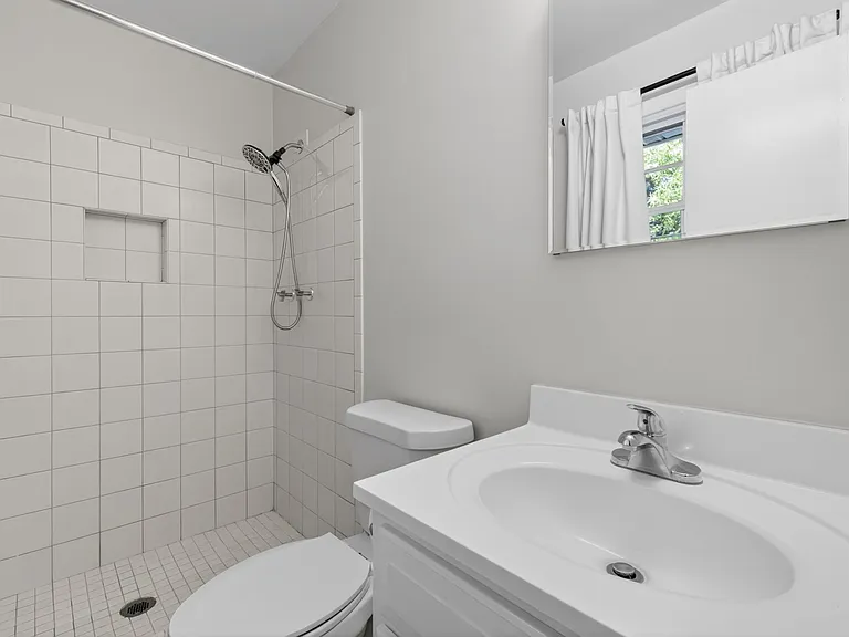 Olive Rd — Photo 20