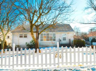 8 Elm St, Garnerville, NY 10923