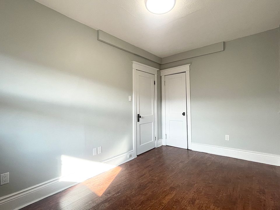 624 Main Street East, Hamilton, Ontario 624 Main St E Hamilton ON