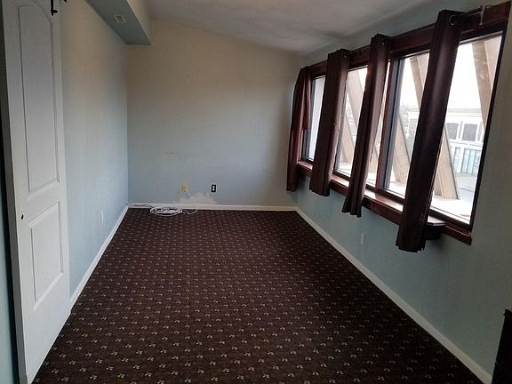 4th image of 1599 Hertel Ave #1
