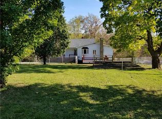 26 Pine Ln, Perryopolis, PA 15473