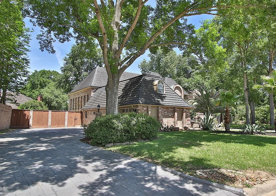 1st image of 3010 Cedar Woods Pl
