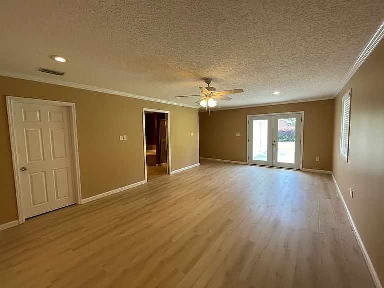 2208 White Oak Dr — Photo 18