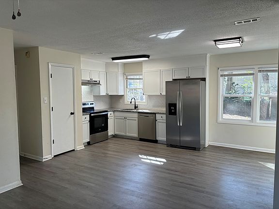 3rd image of 1816 Claudia Cir