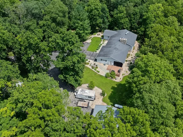 975 W Cliff Rd, Oregon, IL 61061