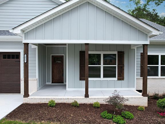 4th image of 3821 Woodcrest Cir NW