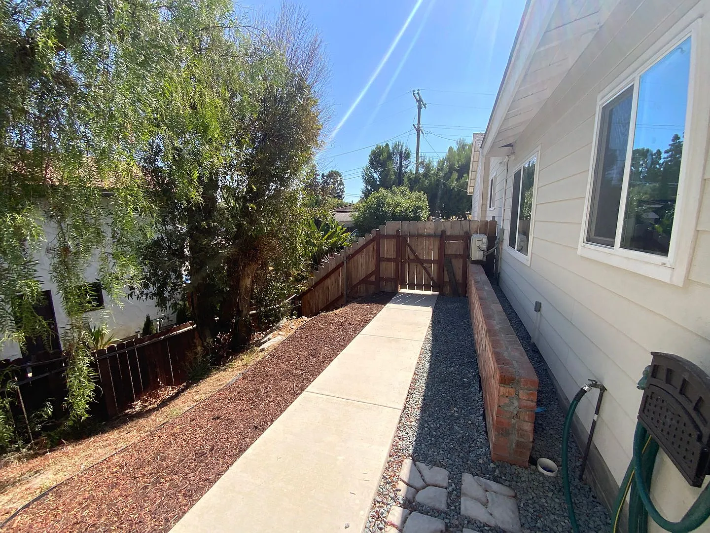 Upgraded Studio with Private Yard — Photo 2