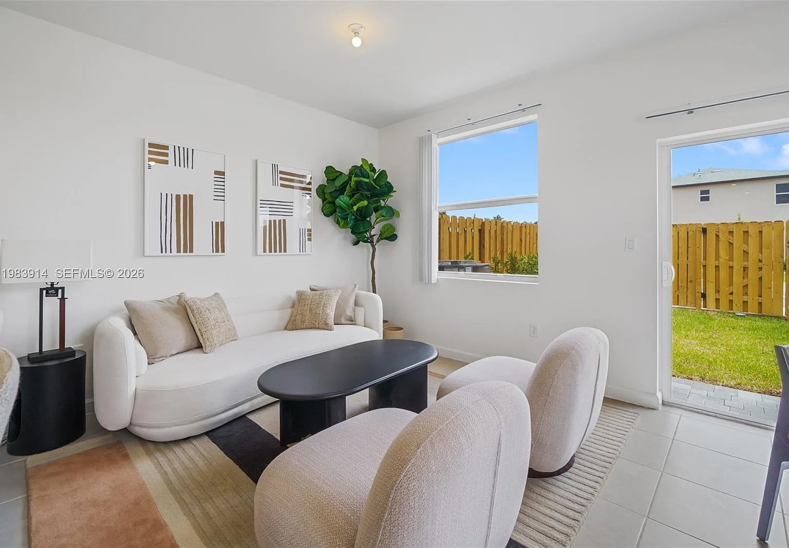 4 bed, 1393 sqft, $2,995 — Photo 3
