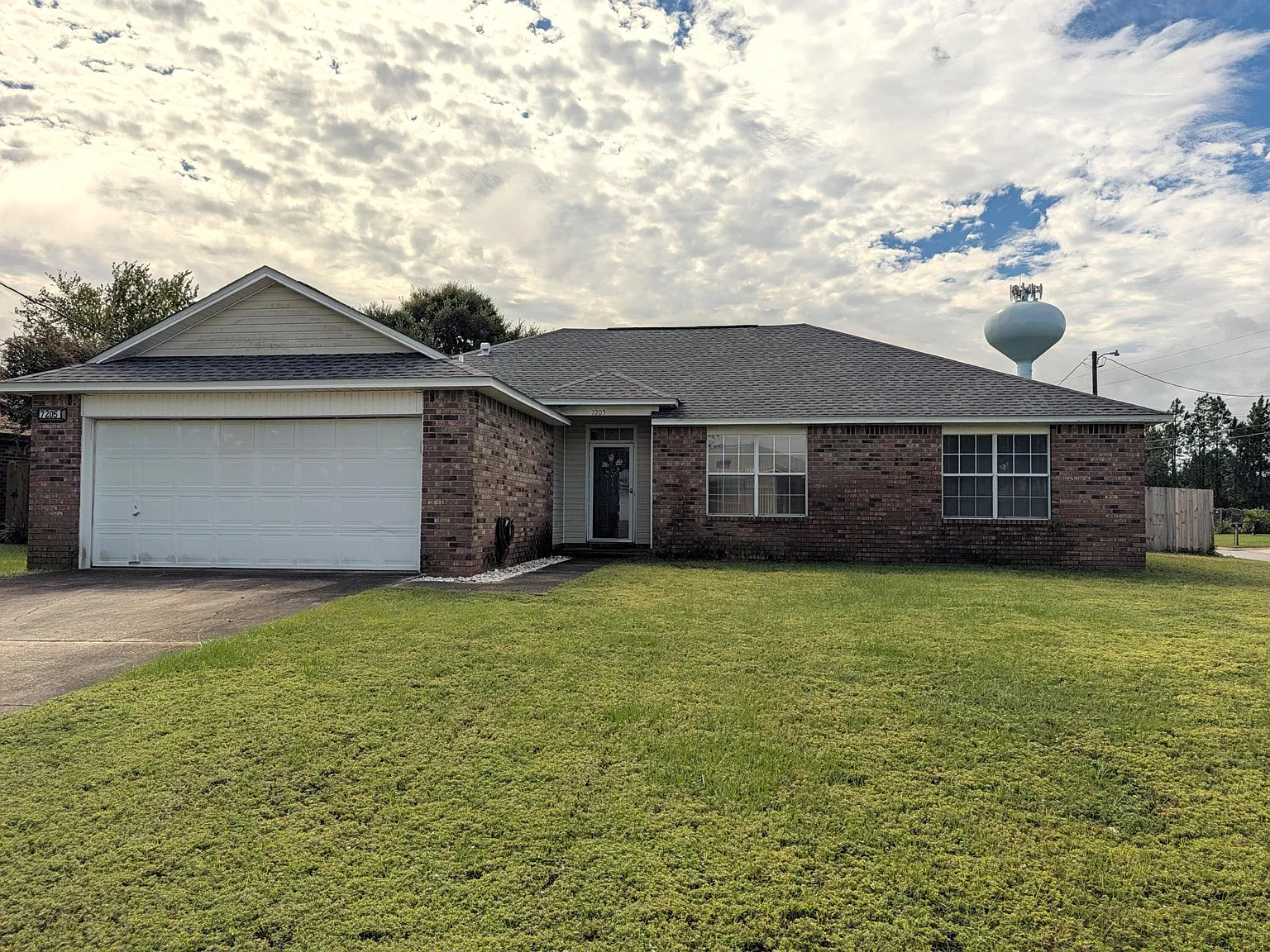 3 bed, 1804 sqft, $2,170 — Photo 1
