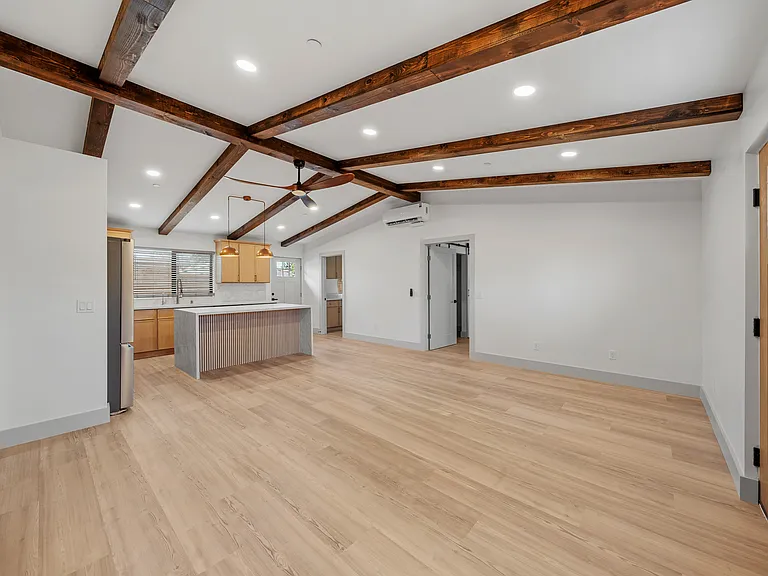 1116 Golden Rd — Photo 5