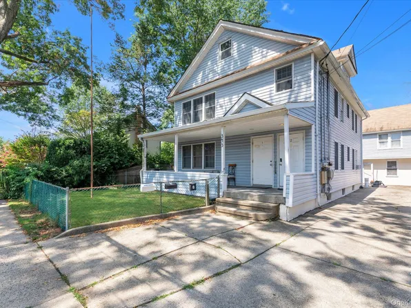 343 Roslyn Avenue, Carle Place, NY 11514