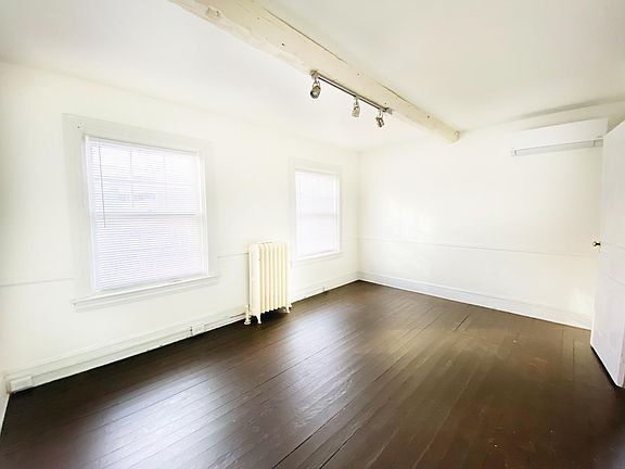 Master Bedroom with Oversized Windows and Natural Light.
Discover the charm of this master bedroom on the third floor, featuring oversized west-facing windows that fill the room with beautiful natural light.