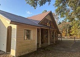 4th image of 301 Garris Ln