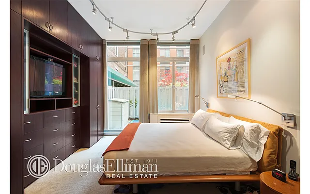 Sold by Douglas Elliman | media 32