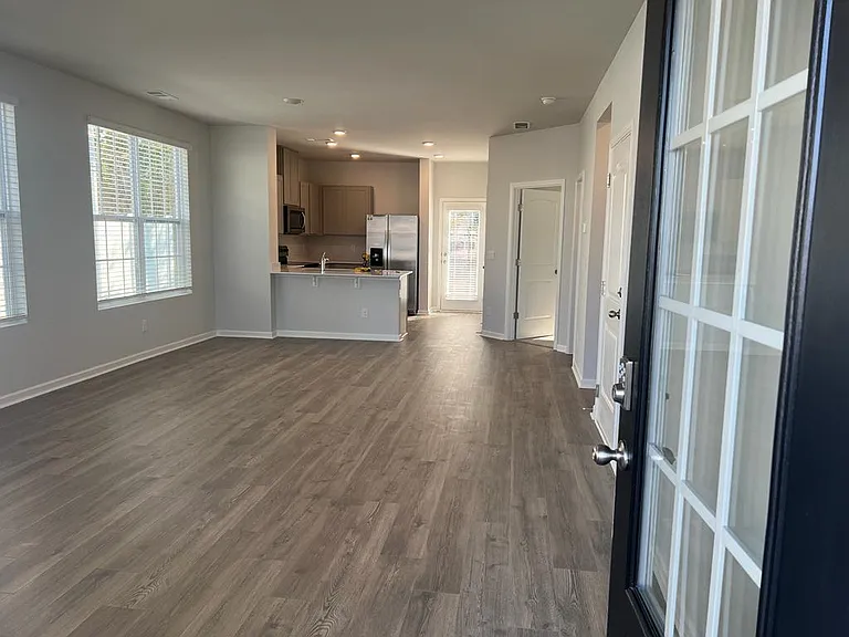 273 Hazel Ln #MAIN — Photo 5