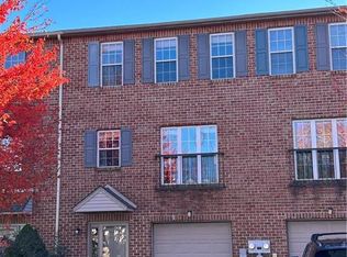 6486 Pioneer Dr, Macungie, PA 18062