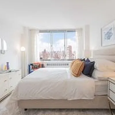 Rented by Douglas Elliman | media 4