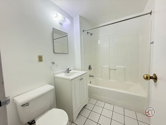 2nd image of 1682 Topping Ave #3