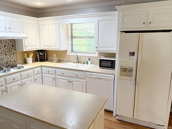 5th image of 113 Pine Knot Rd