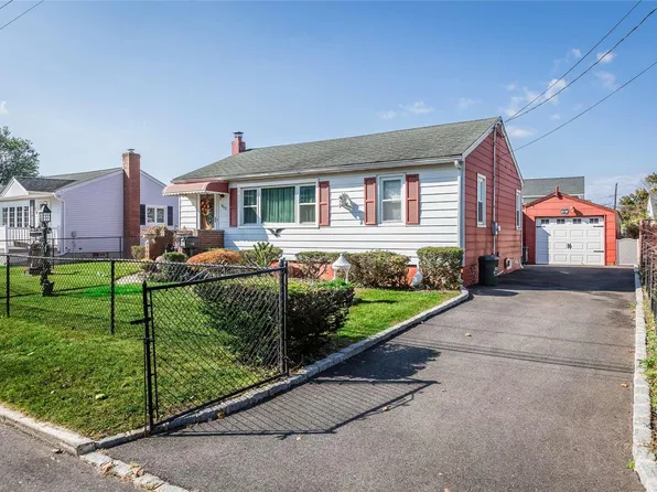 452 Grove Avenue, Patchogue, NY 11772