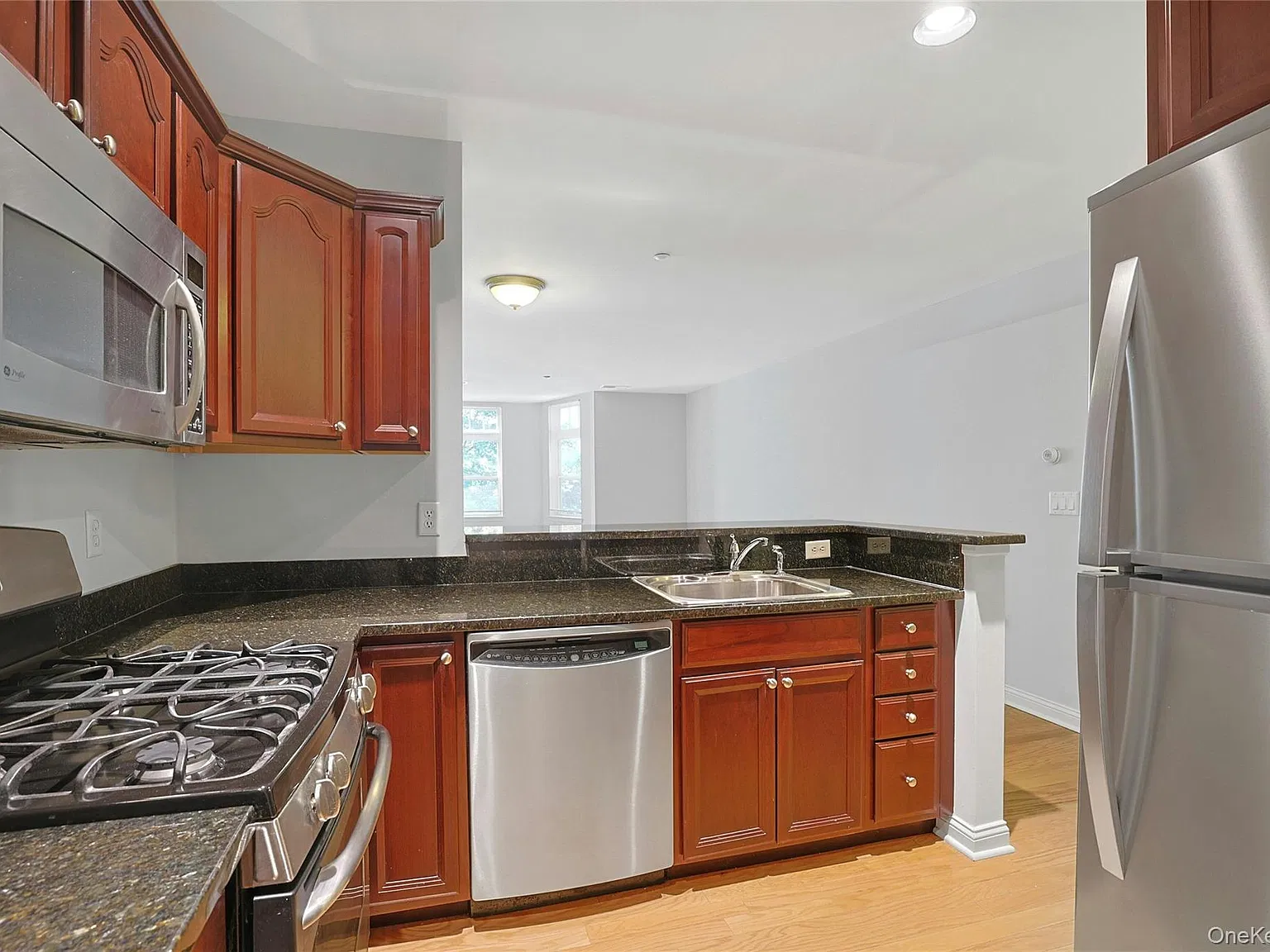 1 bed, 1.0 bath, 904 sqft, $2,750 — Photo 3