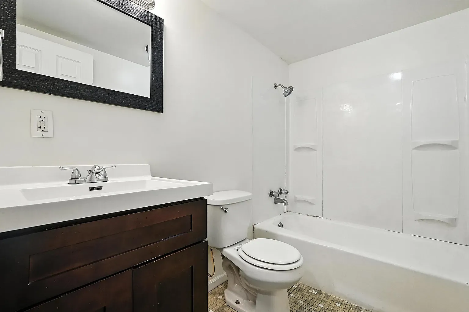 5629 Massachusetts St — Photo 2
