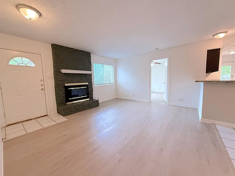 9900 Hundred Oaks Cir #A — Photo 4