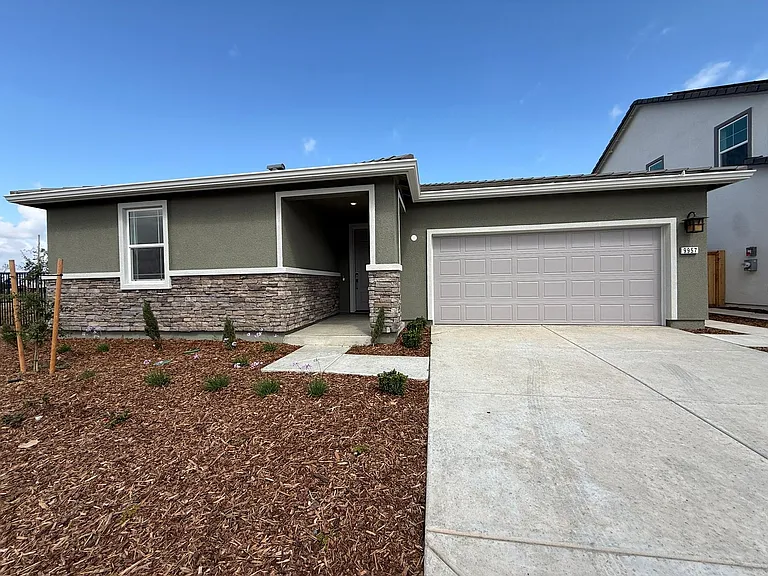9957 Mesa Verde Way — Photo 1