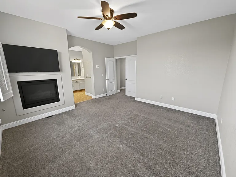 2371 Serena Ave — Photo 18