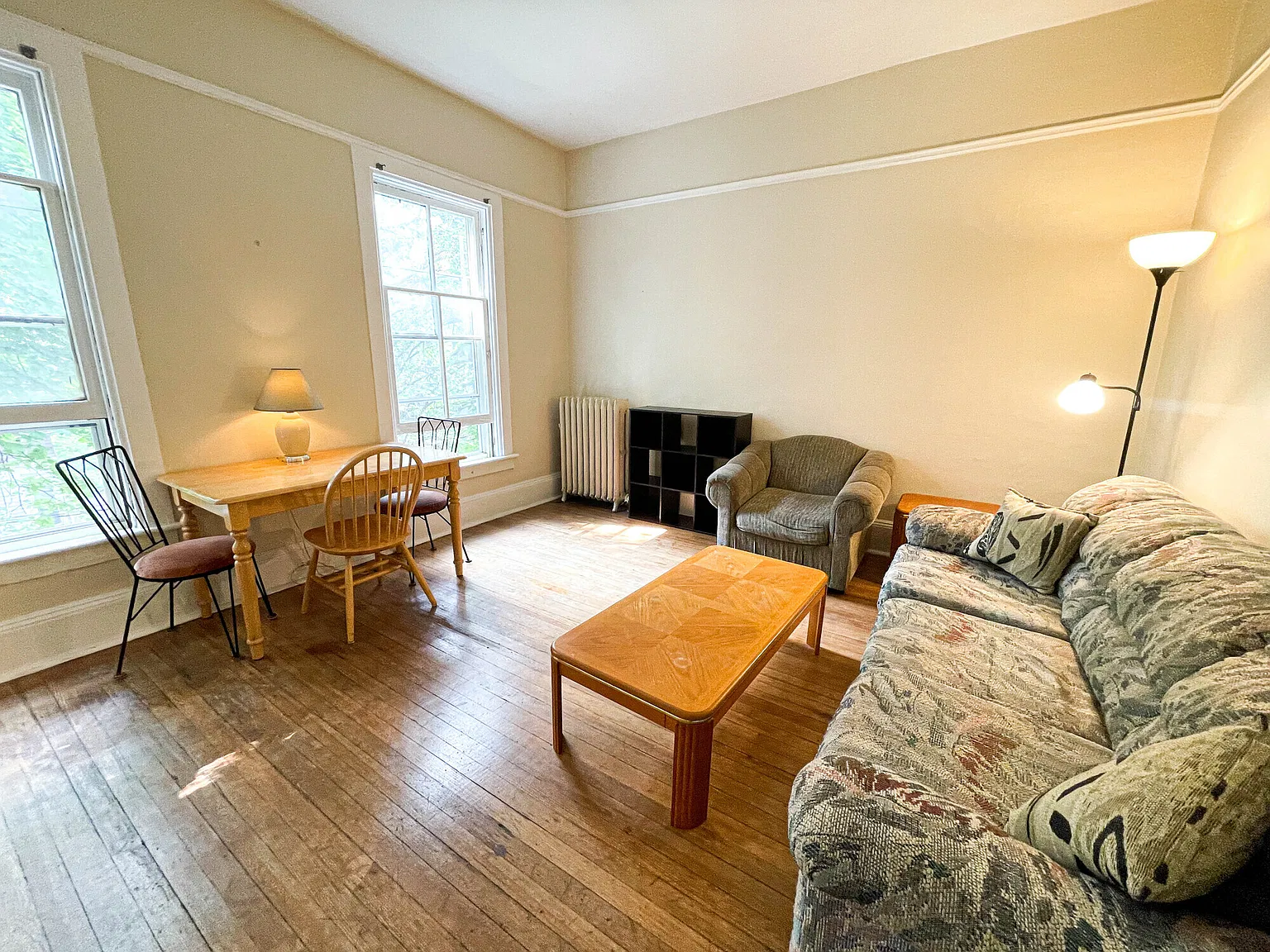 Sunny 1BR Apartment Close to Cornell. Furnished. January 1st move in. Flexible lease. — Photo 2