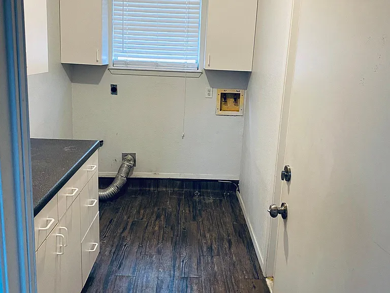 943 Waterview St — Photo 16