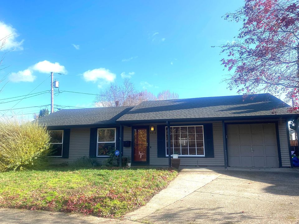 These photos were used for a furnished ABNB listing. The house will be UNFURNISHED and will not have carpet when rented. Oak hardwood flooring is in place.