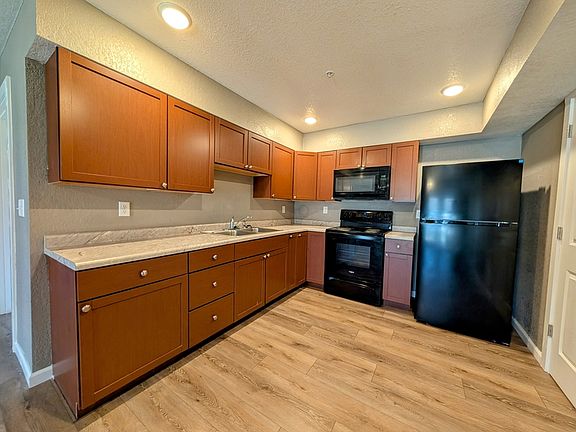 4th image of 1315 B Ave W #7