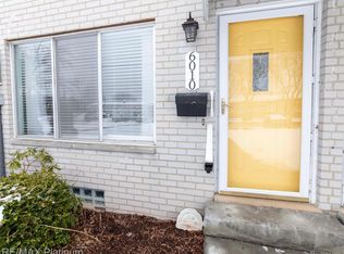 6010 Alan Dr UNIT 30, Brighton, MI