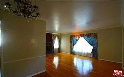 3rd image of 3353 S Beverly Dr