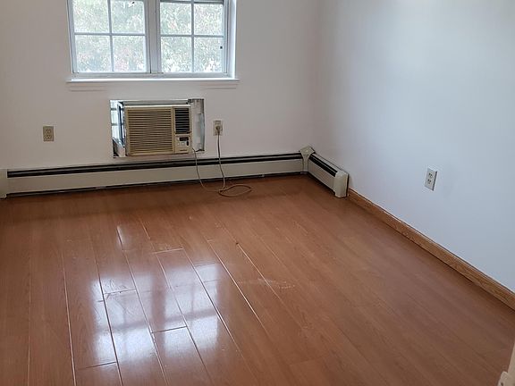5th image of 82 Country Pointe Cir #2