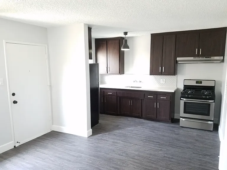 Glendale Terrace Apartments - AC Townhomes LLC — Photo 14