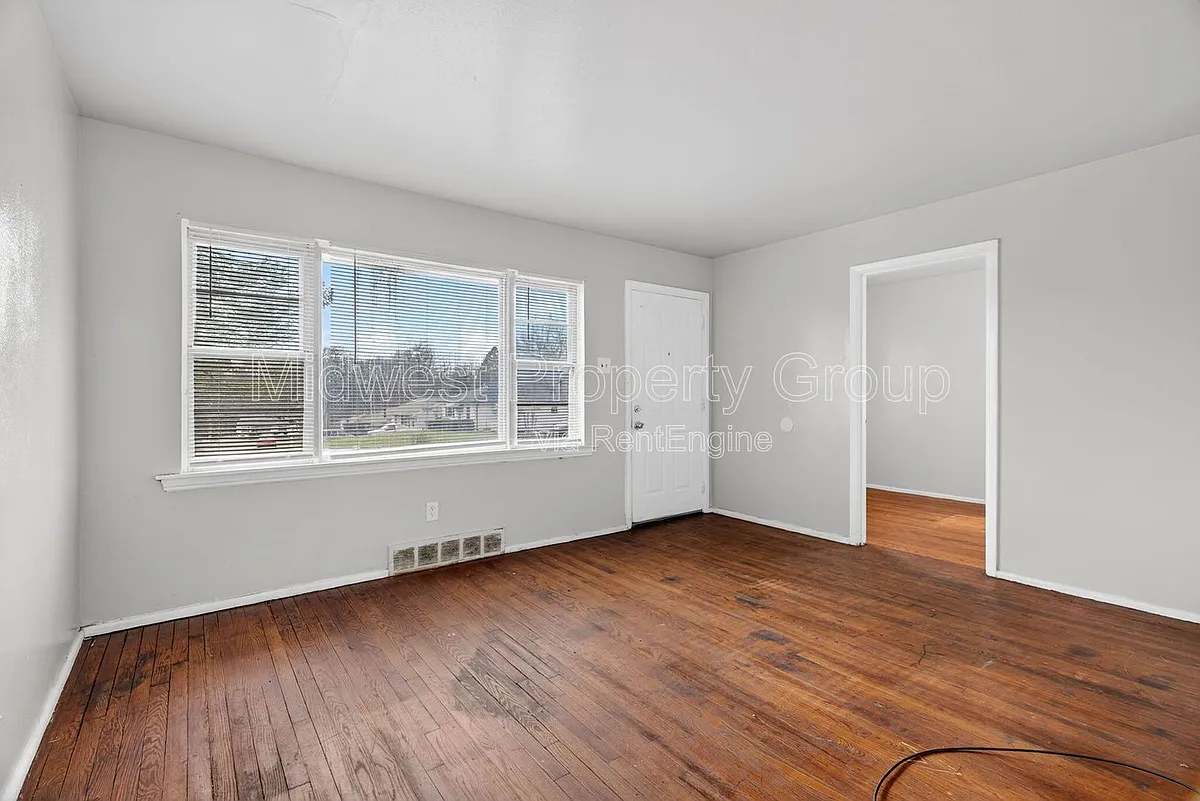 Building Photo - 5900 Sheriton Dr