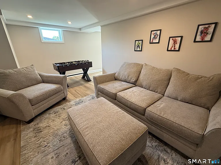 16 Candlewood Acres Rd — Photo 23