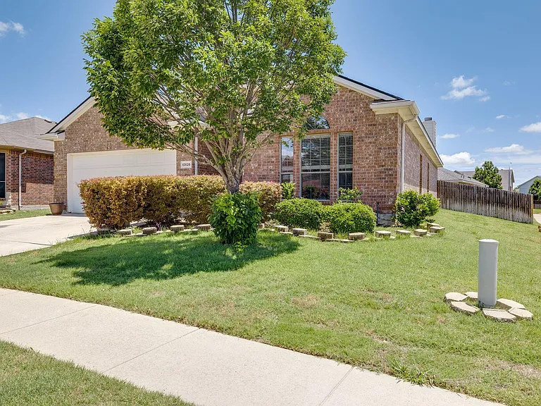 10826 Calderwood Ln — Photo 3
