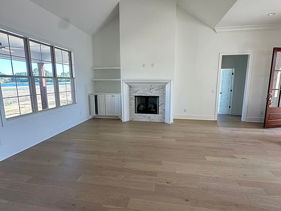 3rd image of 426 Old Maple Cv