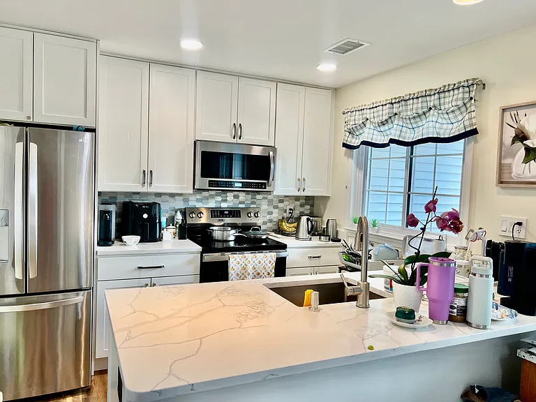 12936 Grays Pointe Rd #B — Photo 1